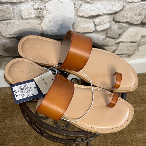 Universal Thread Tan Leather Sandals - Picture 1 of 4